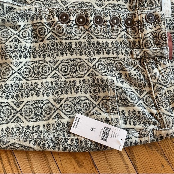 ANTHROPOLOGIE PILCRO High Rise Button Fly Skinny Corduroy Pants - Picture 4 of 6